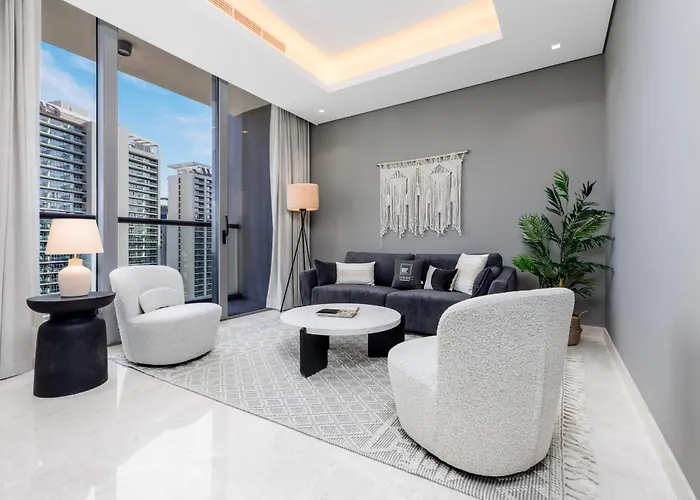 Maison Privee - Classy Urban Retreat With Amazing Dubai Canal Views