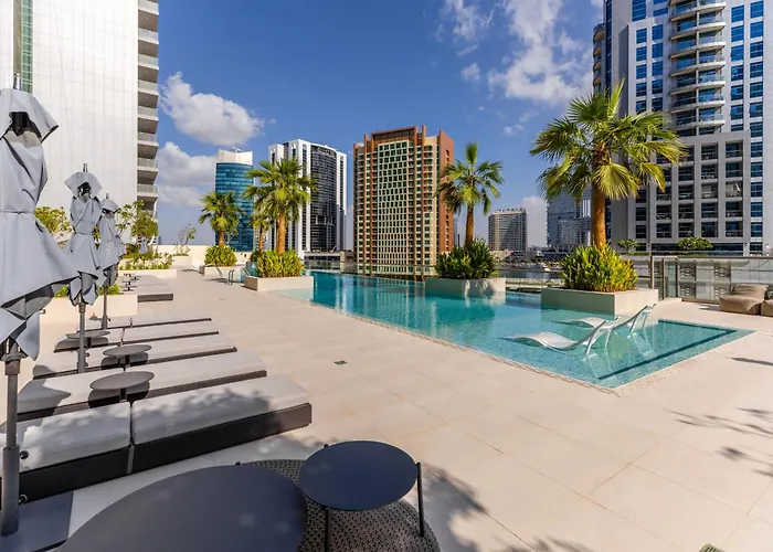 Maison Privee - Classy Urban Retreat With Amazing Dubai Canal Views